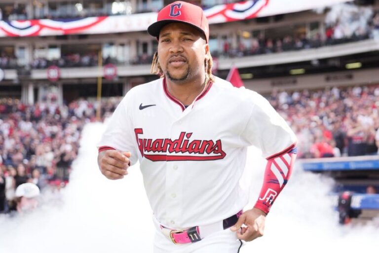 José Ramírez hace historia con Cleveland y se convierte en el jugador con más juegos en la franquicia