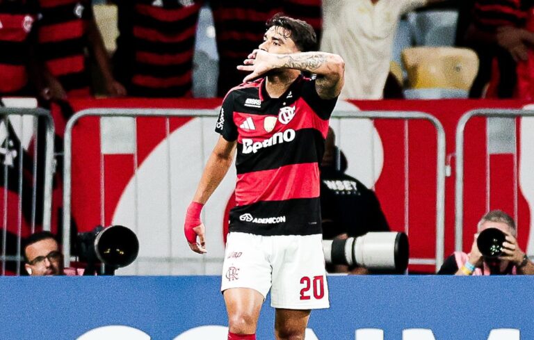 Flamengo arrolla al DIM y se afianza como líder del grupo en la Libertadores