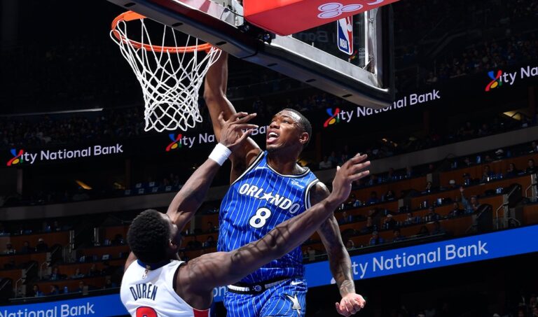 Magic pone contra las cuerdas a los Pistons y queda a un triunfo de la sorpresa