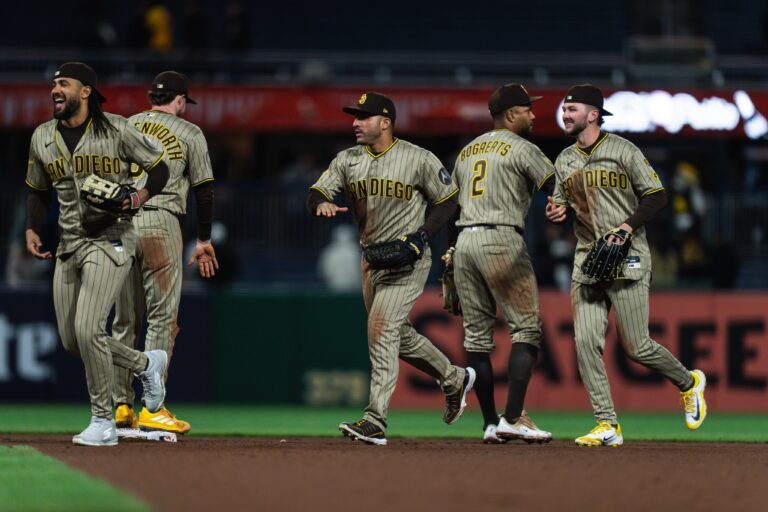 Padres blanquean a Piratas con sólida ofensiva y dominio monticular