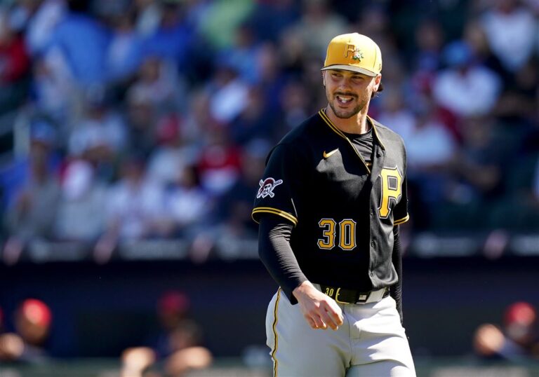 Piratas desatan tormenta ofensiva y gran labor de Paul Skenes