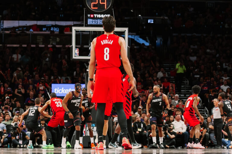 Avdija firma noche histórica y guía a Blazers sobre Suns en Phoenix
