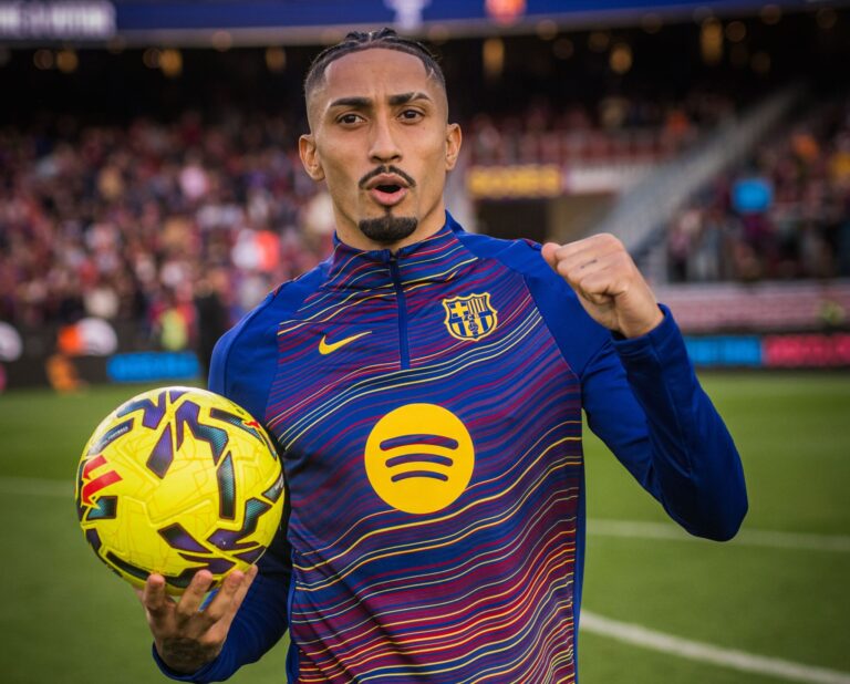 Raphinha califica como un “Robo total” la eliminación del Barcelona