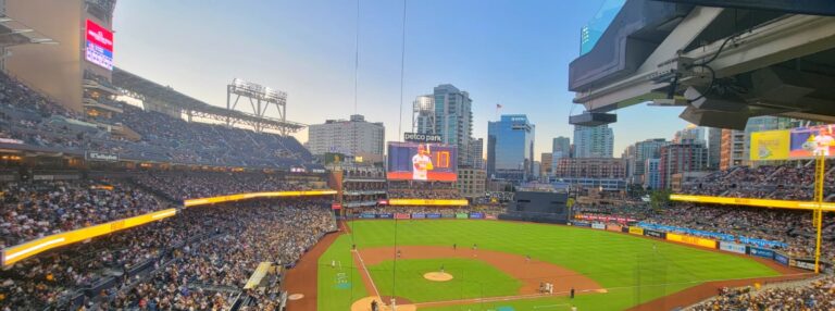 Padres reaccionan a tiempo y doblegan a Mariners con noche clave de Bogaerts
