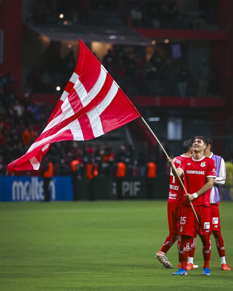 Toluca derrota 4-2 al Galaxy