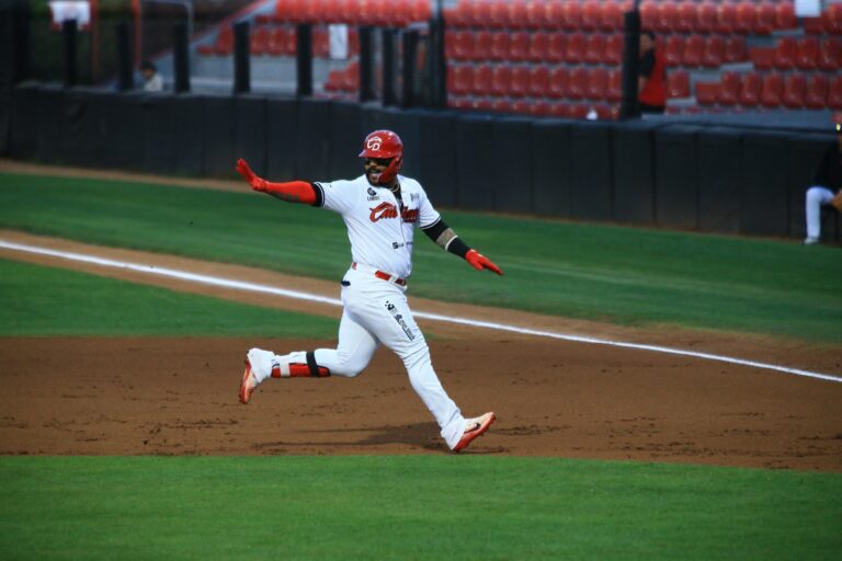 Toros deja escapar ventaja y cae ante Caliente en Durango