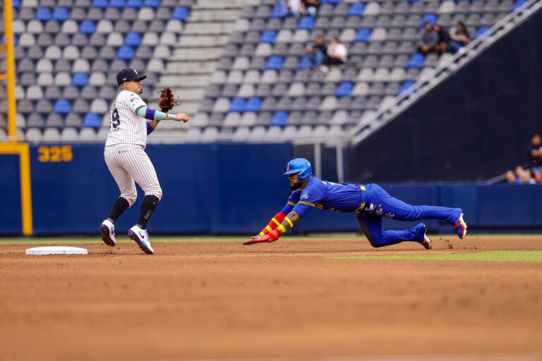 Sultanes garrotea 9-2 a los Charros