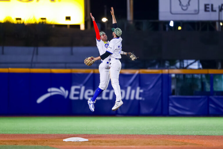 Charros mantiene paso perfecto y asegura la serie ante Sultanes con otra exhibición ofensiva