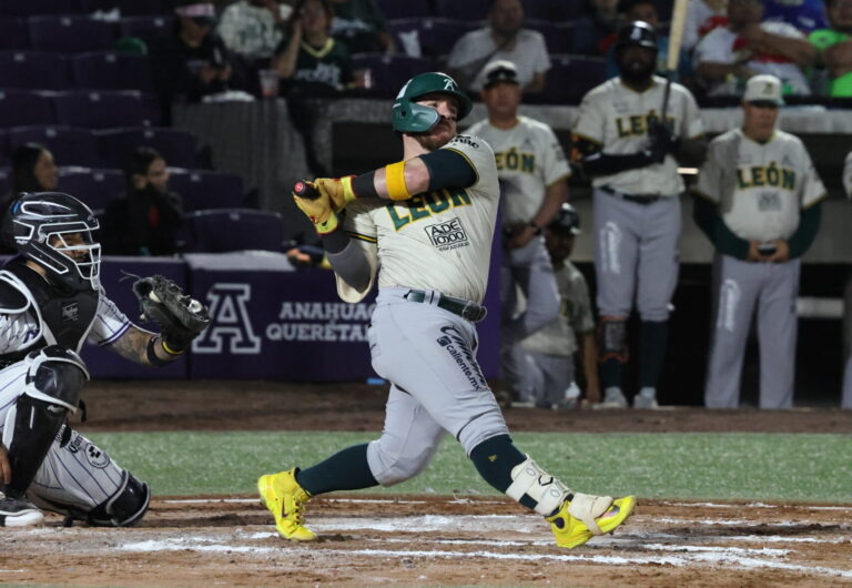 Se pusieron Bravos, León derrota 11-6 a Conspiradores