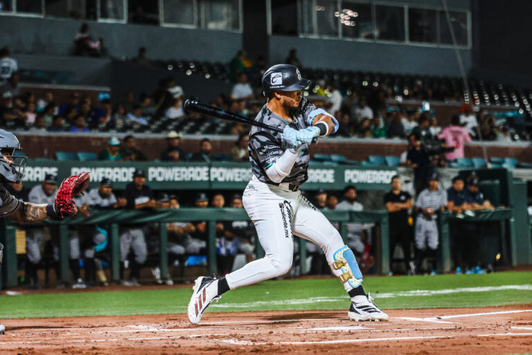 Saraperos derrota a Sultanes 5-2, Thairo Estrada tiene brillante actuación