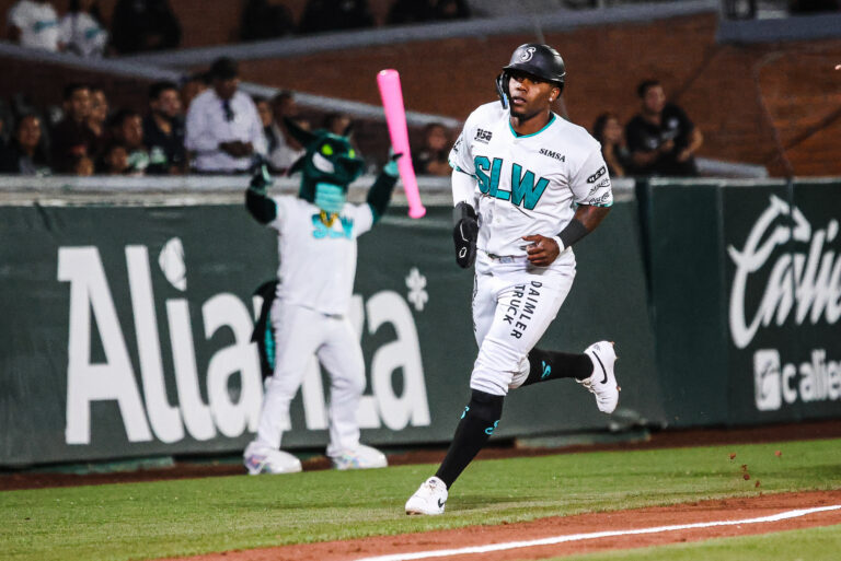 Saraperos se queda con el Clásico del Norte al imponerse a Sultanes en Saltillo