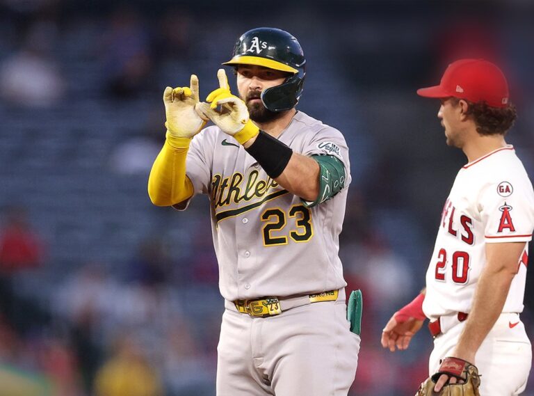 Athletics remonta en entradas extras y arrebata el triunfo a Angels en Anaheim