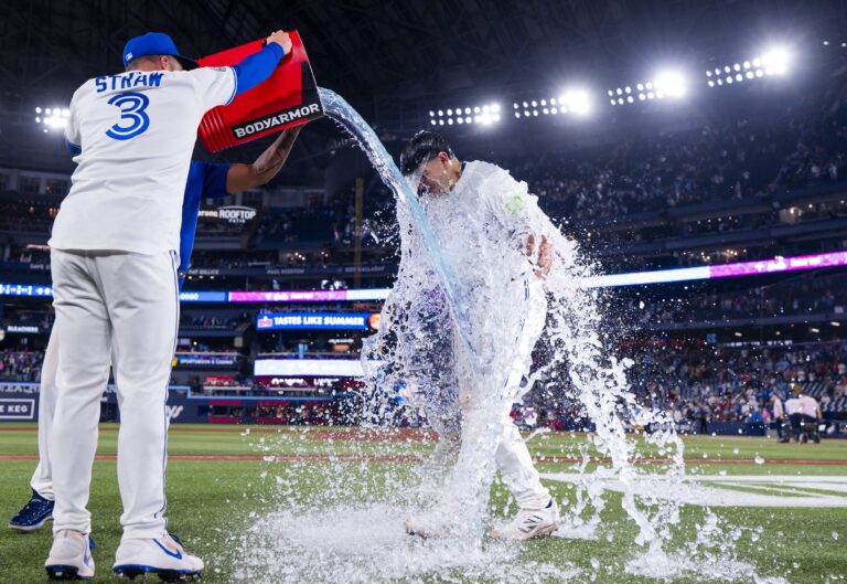 Brandon Valenzuela produce 4 carreras en triunfo de Blue Jays