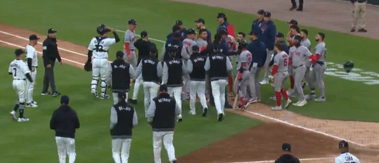 Valdez recibe seis juegos de suspensión tras lanzar a Trevor Story en duelo ante Boston