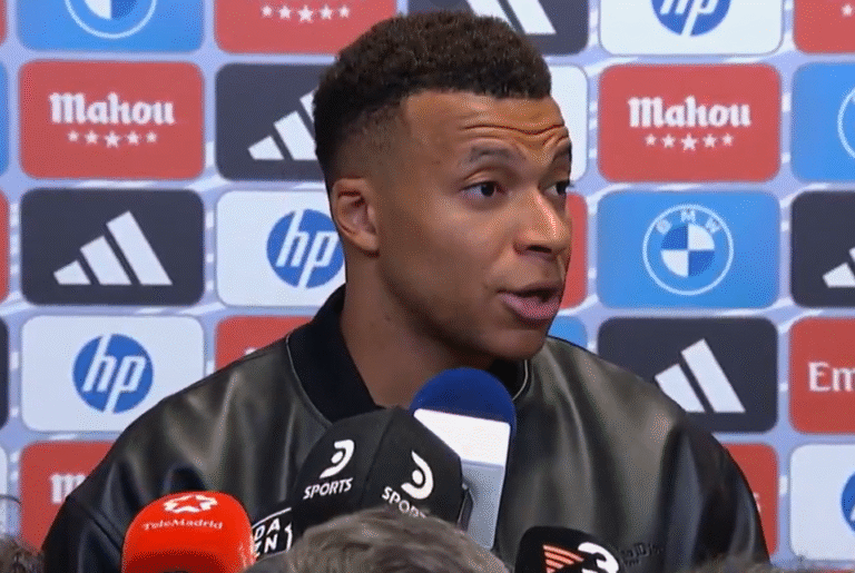 “El entrenador me ha dicho que soy el cuarto delantero de la plantilla” Mbappé