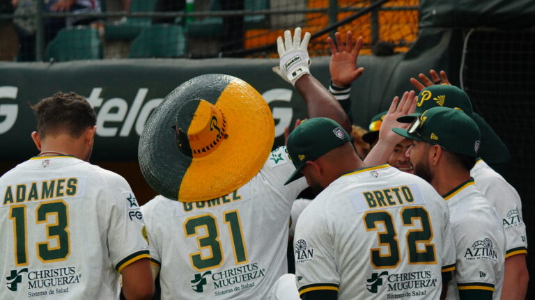 Pericos barre a los Diablos Rojos en Puebla
