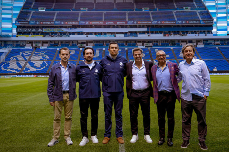 Gerardo Espinoza es presentado como DT del Puebla