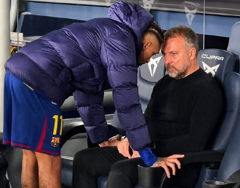 Hansi Flick dirige el Clásico pese al fallecimiento de su padre