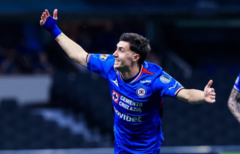 Cruz Azul a semifinales; derrota 4-2 global al Atlas