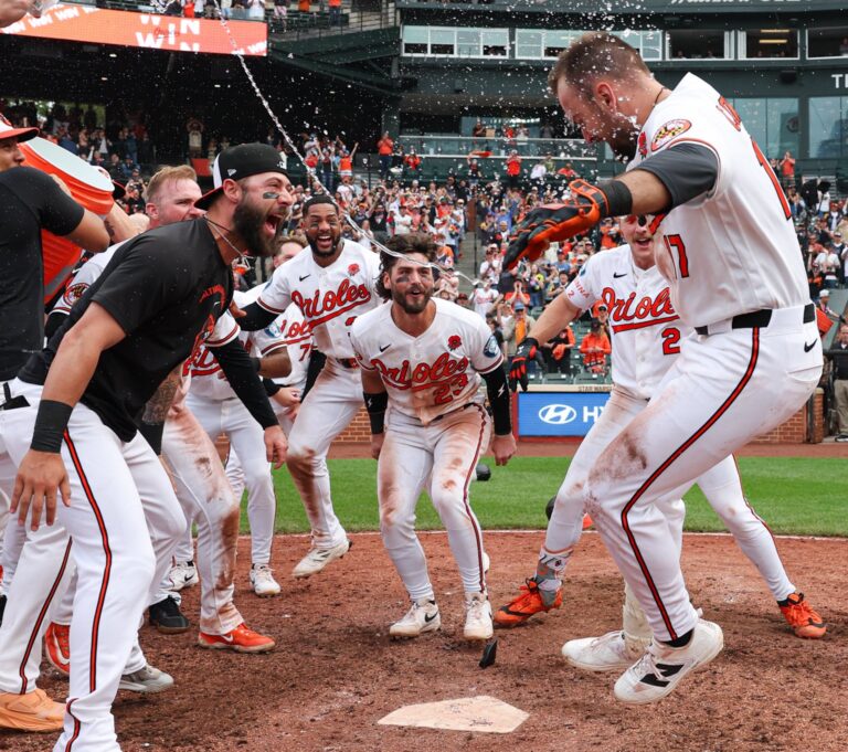 Orioles completan una remontada de locura y dejan tendidos a Rays en 13 entradas