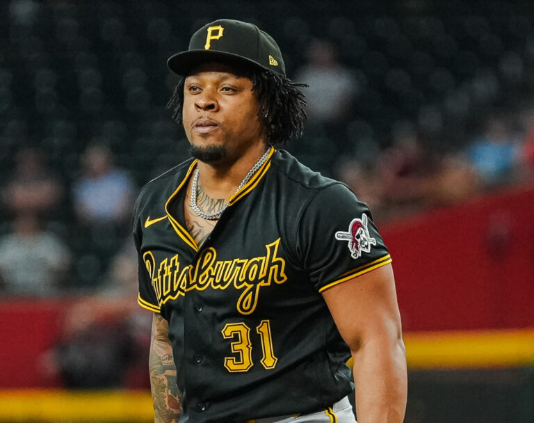 Piratas derrotan a Diamondbacks con poder de Lowe y Bart