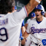 Alejandro Osuna produce dos carreras en triunfo de Rangers