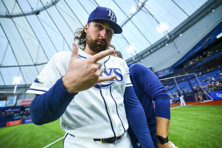 Rays aprovechan poder temprano y vencen a Blue Jays en casa