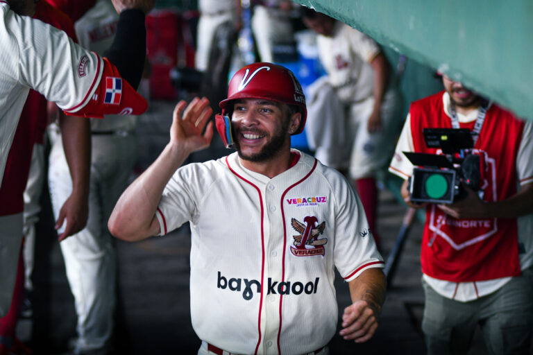 El Águila amarra la serie ante Pericos