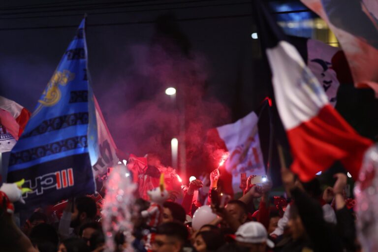 Chivas recibe serenata previo a semifinal ante Cruz Azul