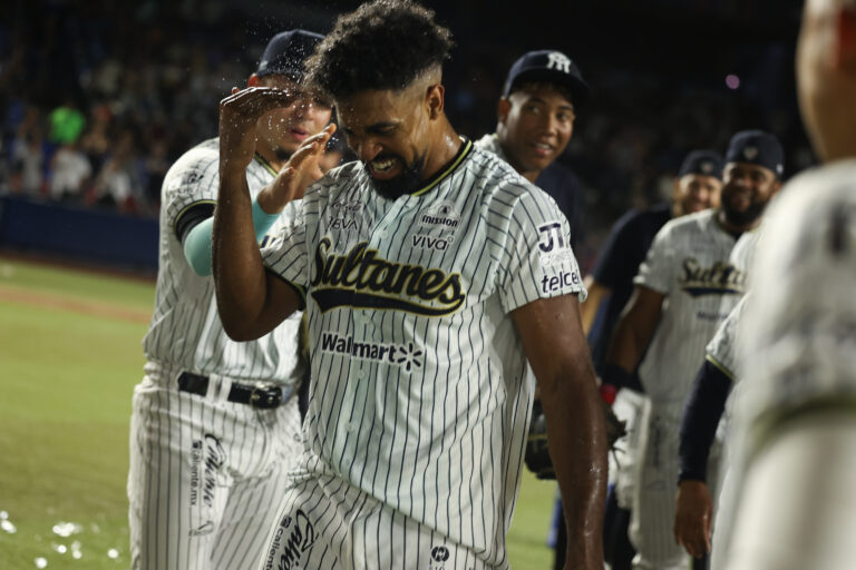 Stephen Tarpley lanza juego sin hit ni carrera y Sultanes asegura la serie ante Rieleros