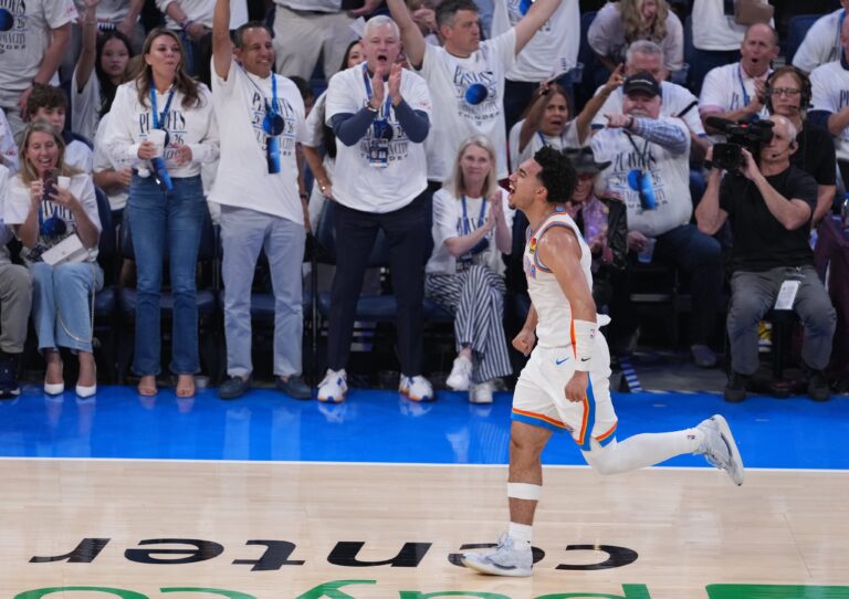 Thunder a un juego de la final de la NBA, derrota 127-114 a los Spurs