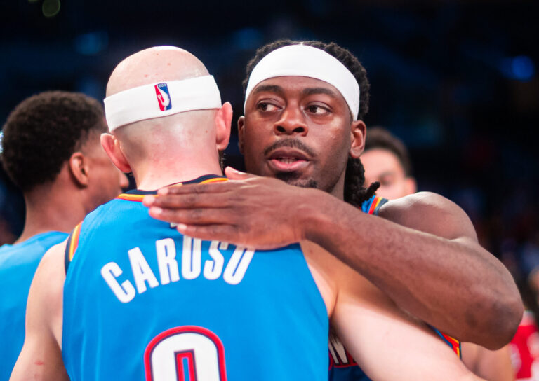 Thunder barre a Lakers y avanza invicto a la final del Oeste