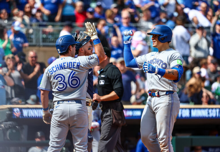 Brandon Valenzuela produce tres carreras y llega a tres HR