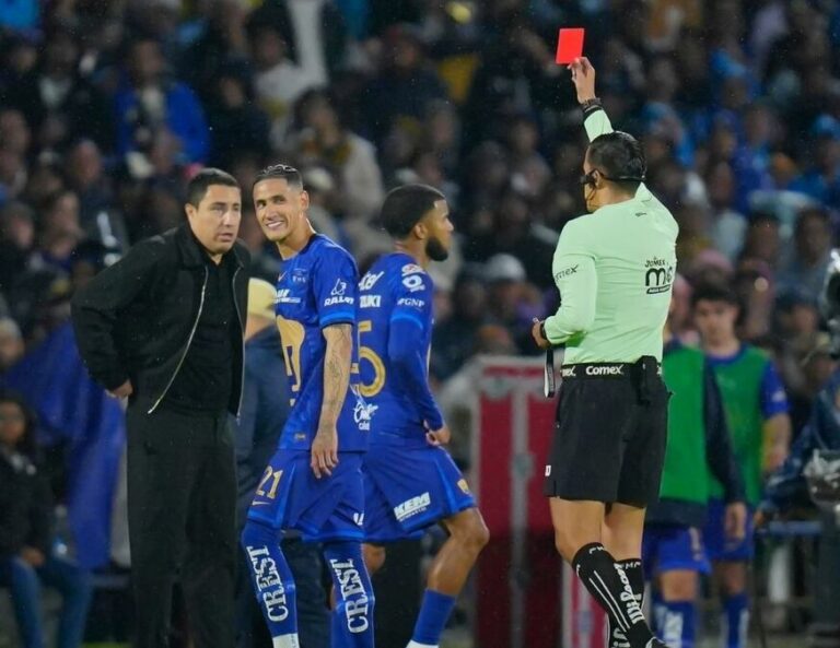 Antuna se disculpa con la afición de Pumas tras la expulsión en la final y promete volver más fuerte