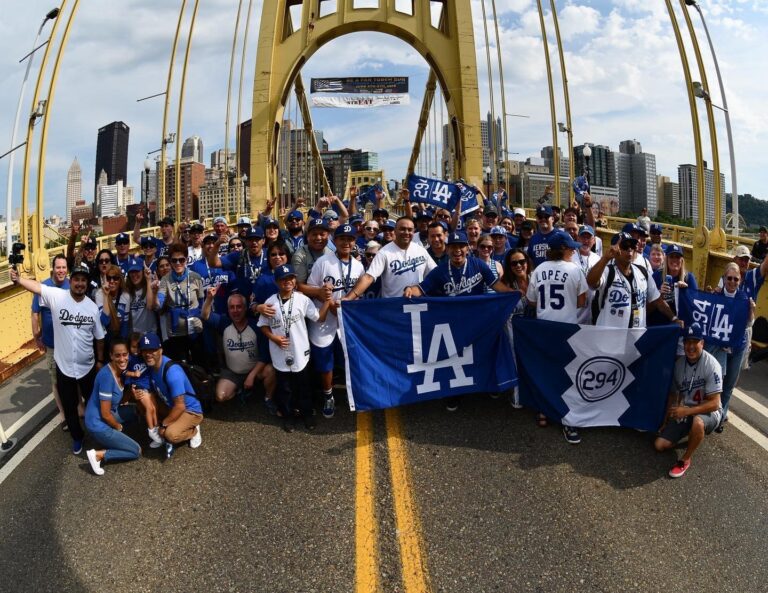 Fans de los Dodgers visitarán Tijuana para apoyar a Turner