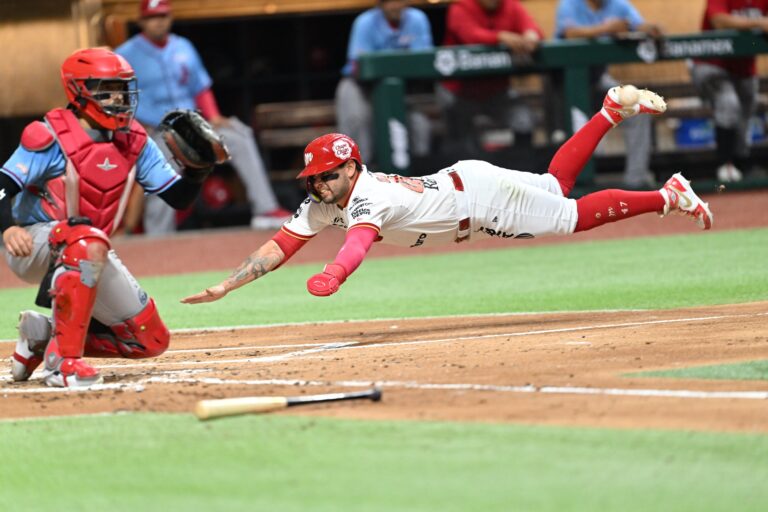 Diablos repite la dosis y abre serie ante El Águila con triunfo en extrainnings