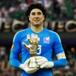 Guillermo Ochoa mantiene viva la ilusión de disputar su sexto Mundial con México