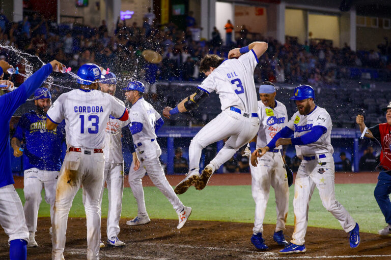 Mateo Gil conecta Grand Slam y deja tendidos a los Guerreros
