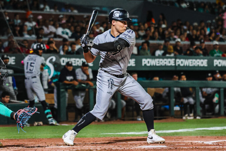 Sultanes asegura el Clásico del Norte al vencer a Saraperos en Saltillo