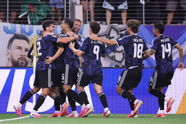 Argentina mantiene el paso perfecto y vence a Jordania para avanzar con autoridad en el Mundial