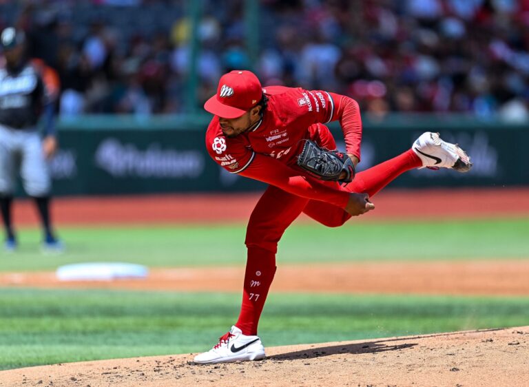 Diablos Rojos completan barrida sobre Sultanes con explosión ofensiva en el Harp Helú