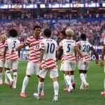 Estados Unidos gana, gusta y golea 4-1 en su debut mundialista