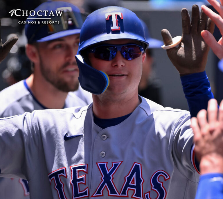 Rangers recuperan la ventaja en la novena y derrotan a Blue Jays en Toronto