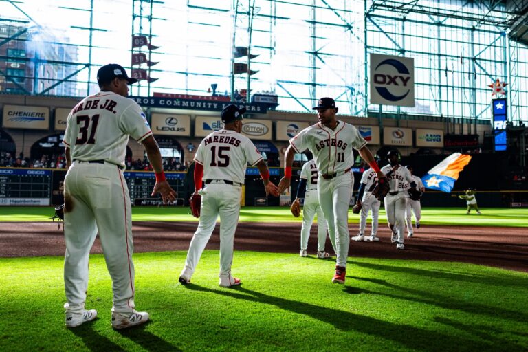 Astros apalean a los Athletics con grand slam de Yordan Álvarez