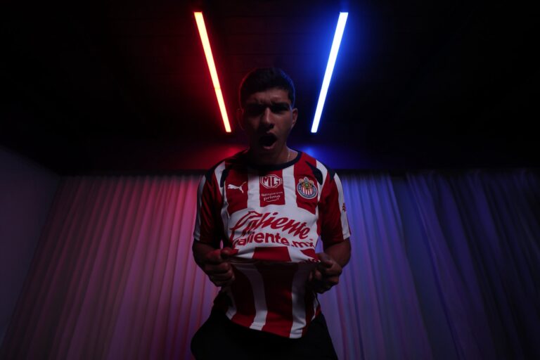 Chivas hace oficial la llegada de Kevin Castañeda como su primer refuerzo para el Apertura 2026
