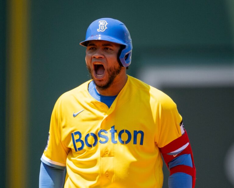 Red Sox frenan a los Yankees con poder tempranero y sólida labor de Bennett