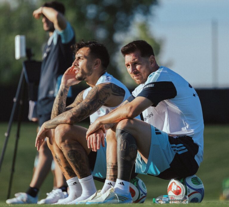 Argentina afina detalles para el Mundial 2026; Paredes trabaja con el grupo y Scaloni perfila alineación