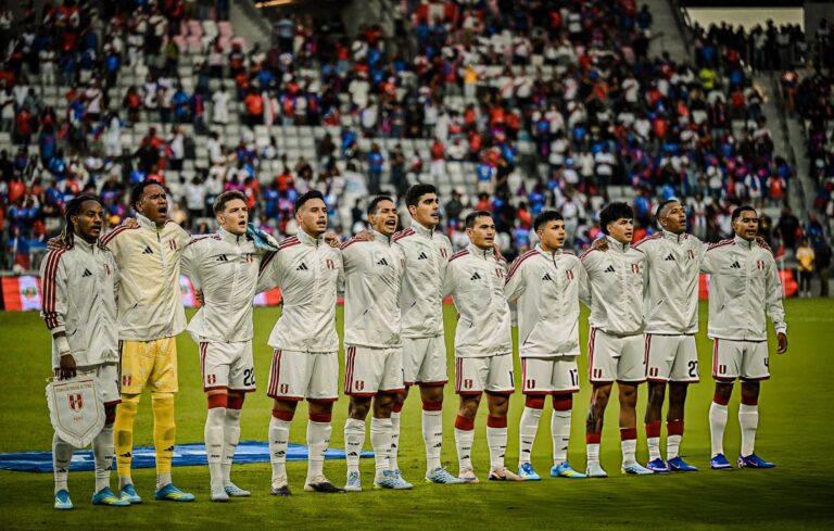 Perú remonta en los minutos finales y vence a Haití