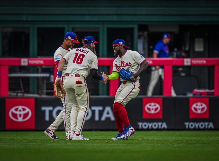 Phillies remontan ante White Sox y se llevan una vibrante victoria en casa