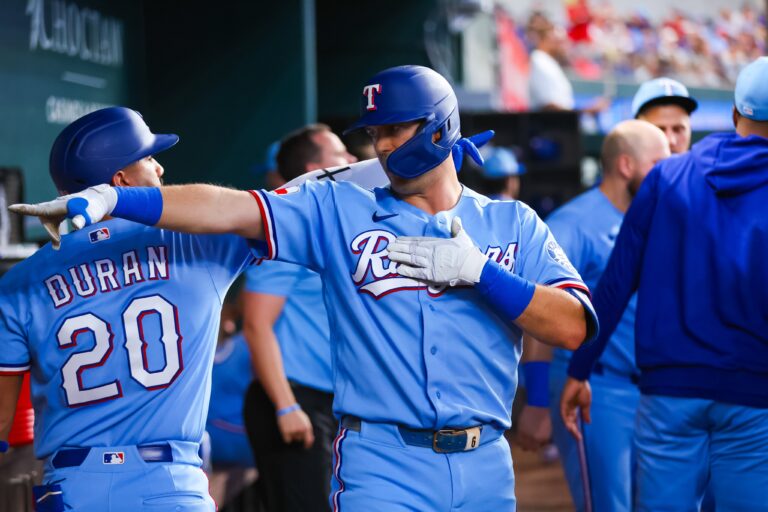 Rangers apalean a Guardians con recital ofensivo y dominio de Jacob deGrom